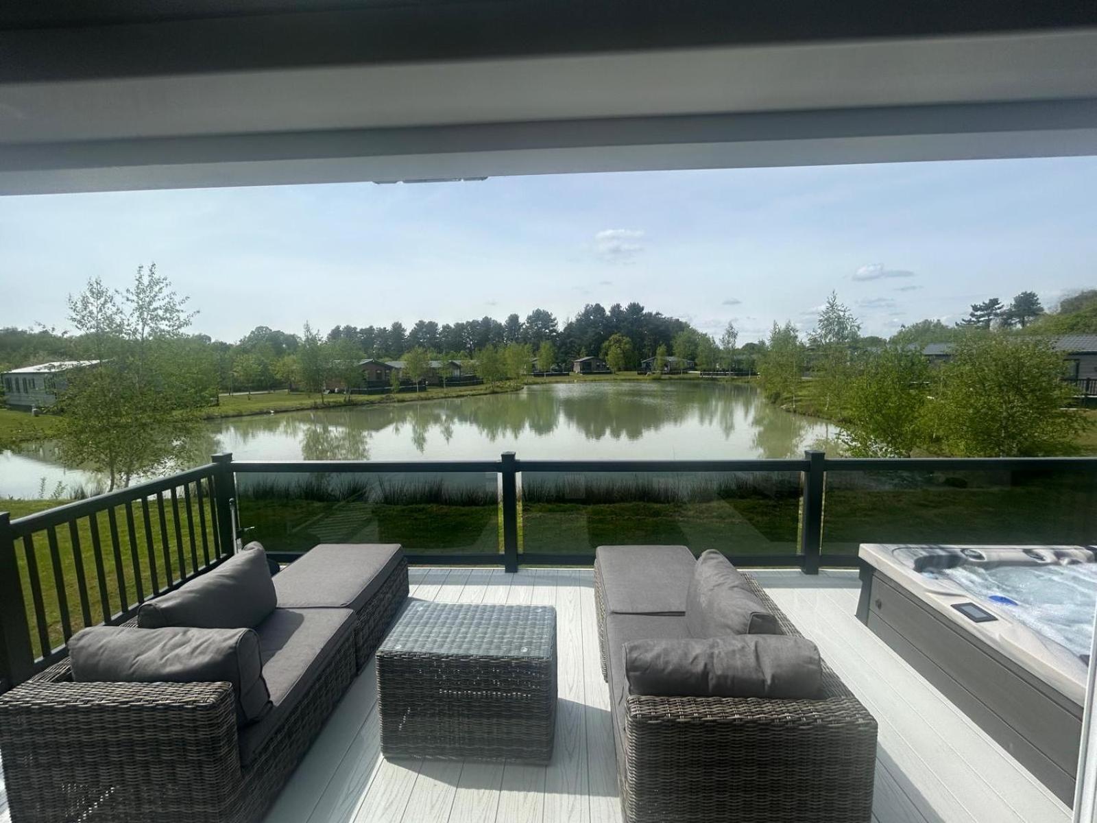 Hotchkin Lodge 伍德哈尔温泉水疗 外观 照片