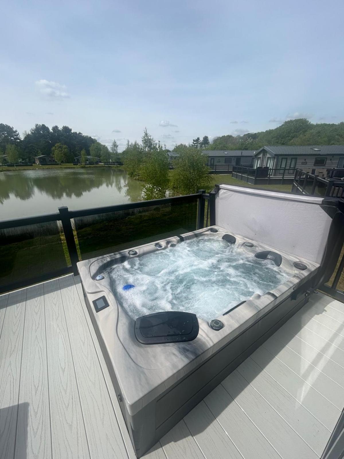 Hotchkin Lodge 伍德哈尔温泉水疗 外观 照片